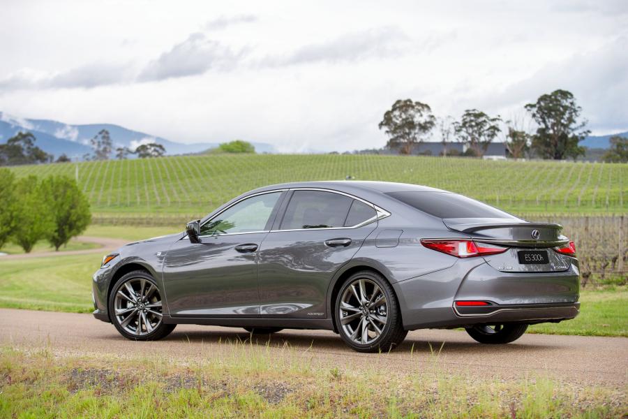  Lexus ES300h F-Sport 2019 года  (AU) (фото 2 из 12)